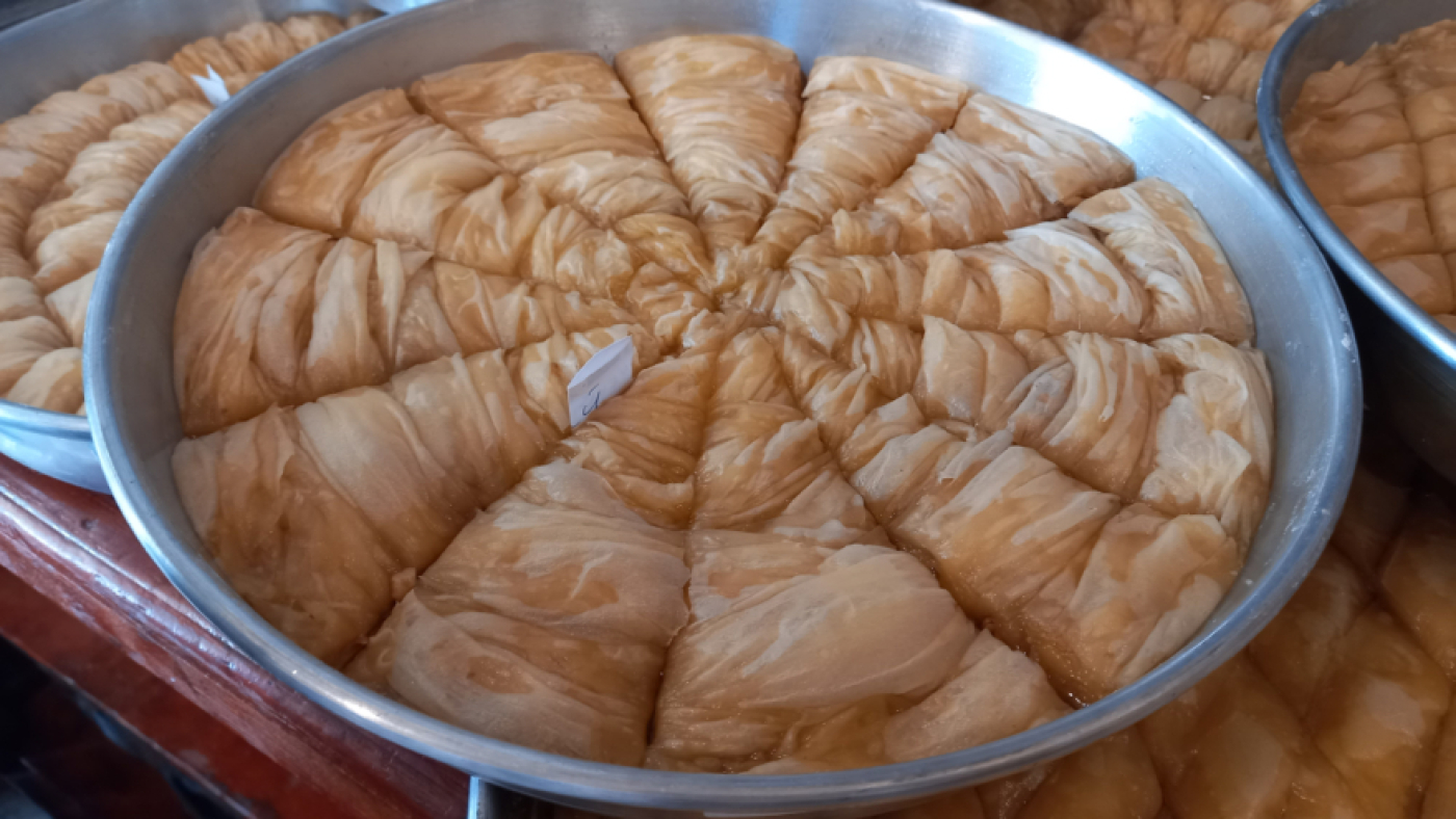 BAKLAVA-5-880x495-i666e1ee3d3fd4.jpg