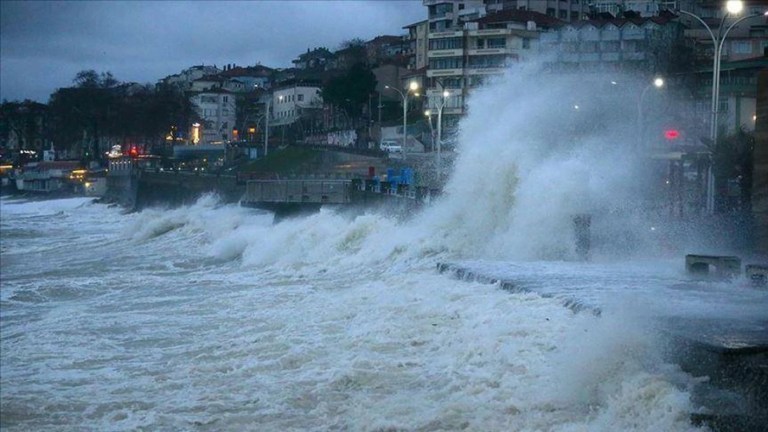 Marmara ve Batı Karadeniz'e Fırtına Uyarısı! Deniz Ulaşımında Aksama Riski