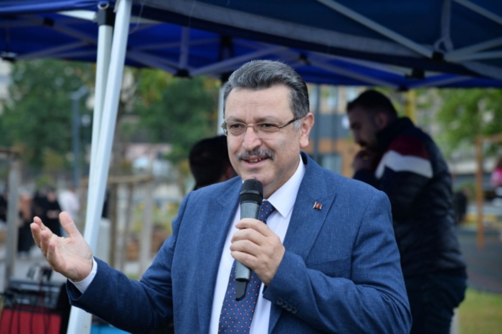Başkan Genç turizmin önünü açıyor