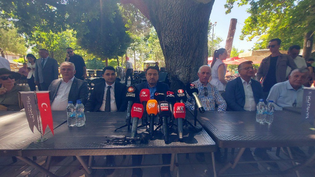 Kütahya valisi Musa Işın, Domaniç Kaymakamı Okan Yenidünya, Domaniç Belediye Başkanı Cengiz Uysal, Dumlupınar Üniversitesi Rektörü Prof. Dr. Süleyman Kızıltoprak ve NG Grup Kurucu Yönetim Kurulu Başkanı Sayın Nafi Güral ile NG Vakfı Yönetim Kurulu Başkanı Sayın Gülsüm Güral, Tavşanlı Ticaret ve Sanayi Odası Başkanı Davut Efe ,erkan ayçam,bursa basını, sarıkız mesire alanı,