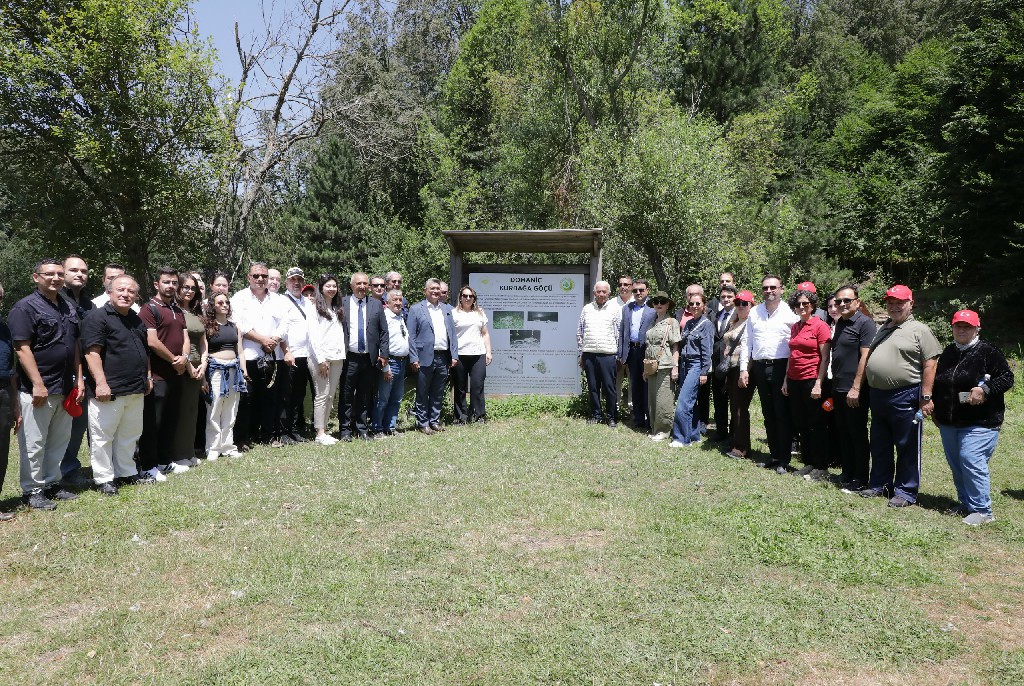 Kütahya valisi Musa Işın, Domaniç Kaymakamı Okan Yenidünya, Domaniç Belediye Başkanı Cengiz Uysal, Dumlupınar Üniversitesi Rektörü Prof. Dr. Süleyman Kızıltoprak ve NG Grup Kurucu Yönetim Kurulu Başkanı Sayın Nafi Güral ile NG Vakfı Yönetim Kurulu Başkanı Sayın Gülsüm Güral, Tavşanlı Ticaret ve Sanayi Odası Başkanı Davut Efe ,erkan ayçam,bursa basını, domaniç kurbağası